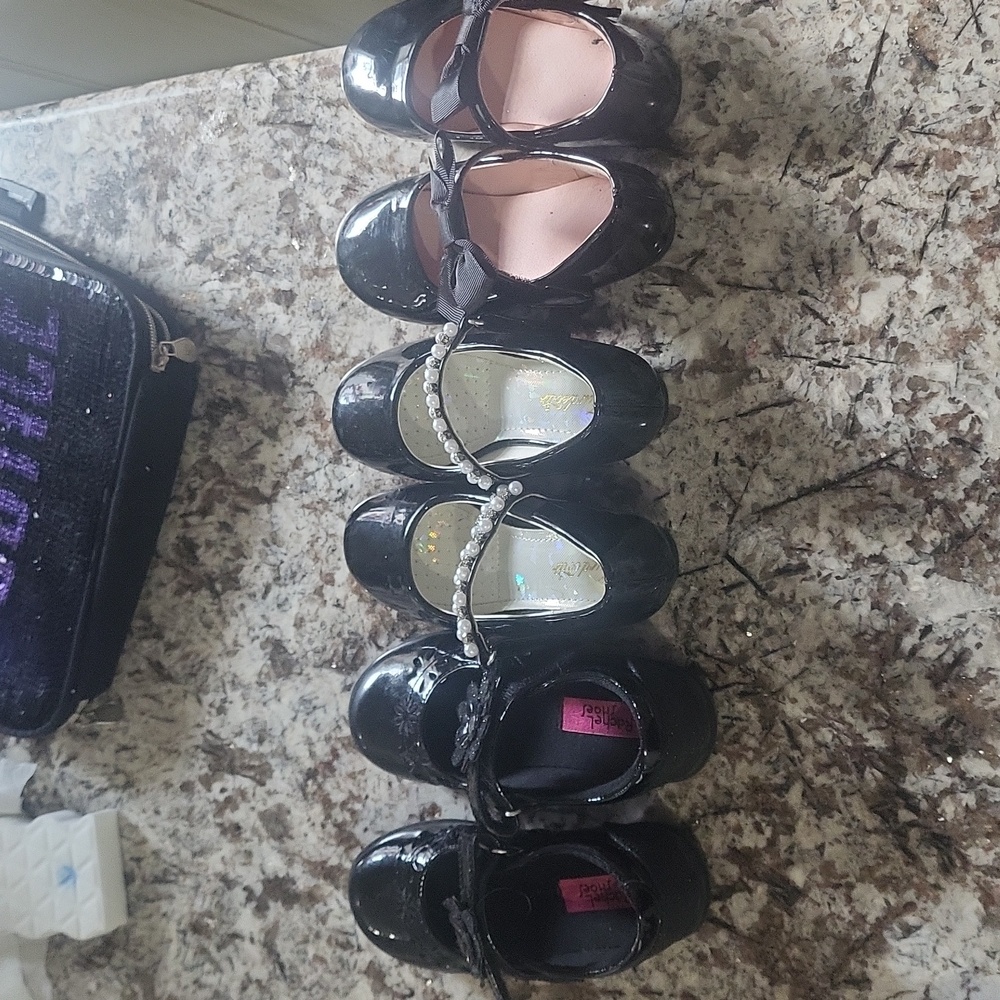 Girls paten leather shoes black